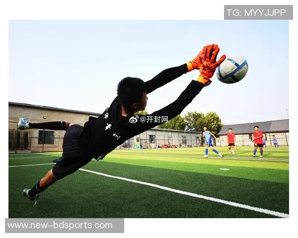 足球兄弟的梦想之旅在绿茵场上书写青春的热血与友情