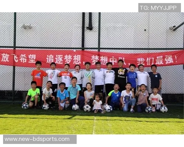 足球场子里的青春岁月与梦想追逐的故事 足球场子里的青春岁月与梦想追逐的故事